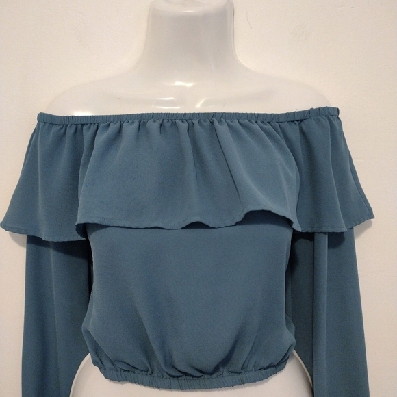 G by Guess - Ruffle Off Shoulder Blouse - Picture 2 of 12